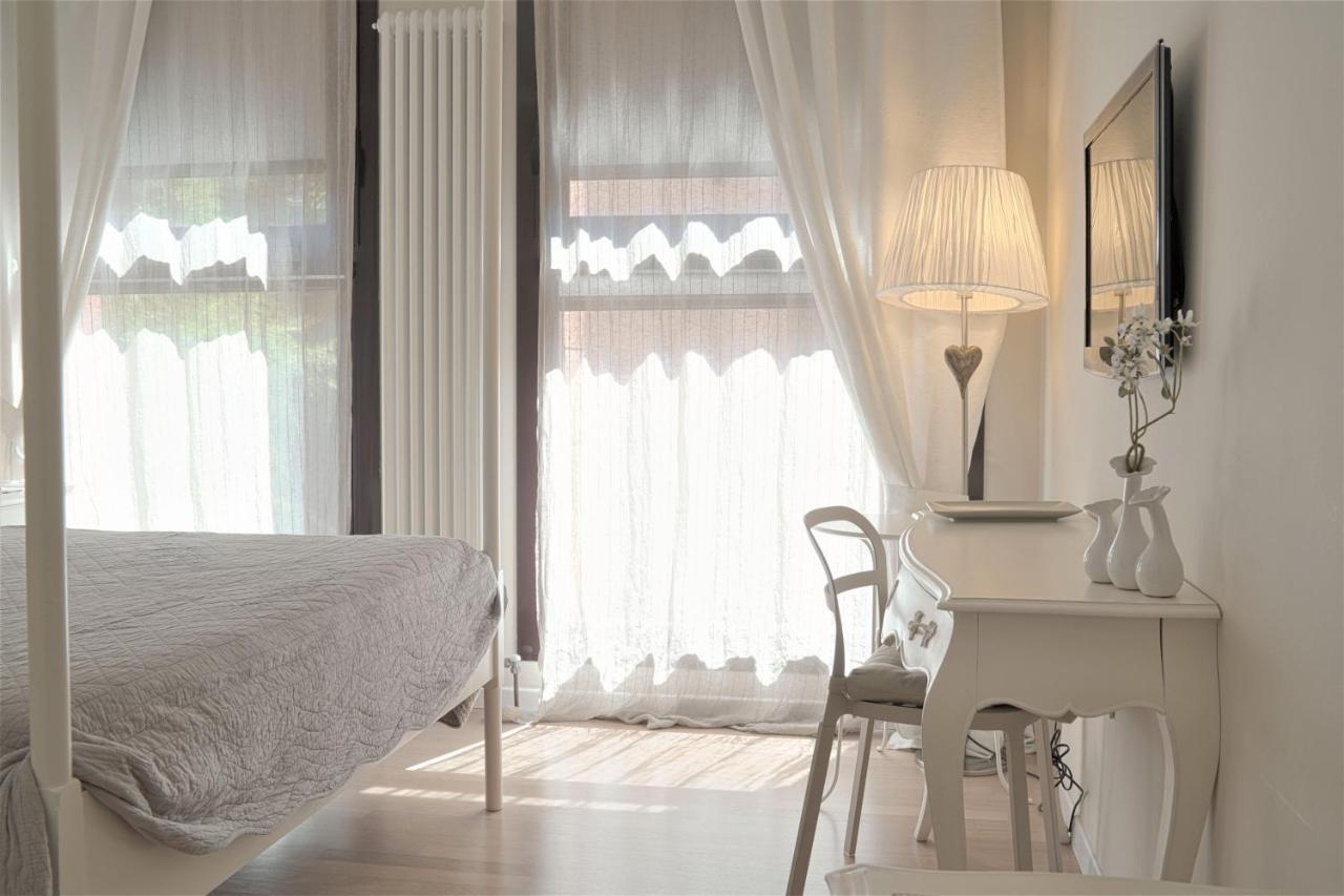 Отель Bed In Bo Saragozza Болонья Экстерьер фото